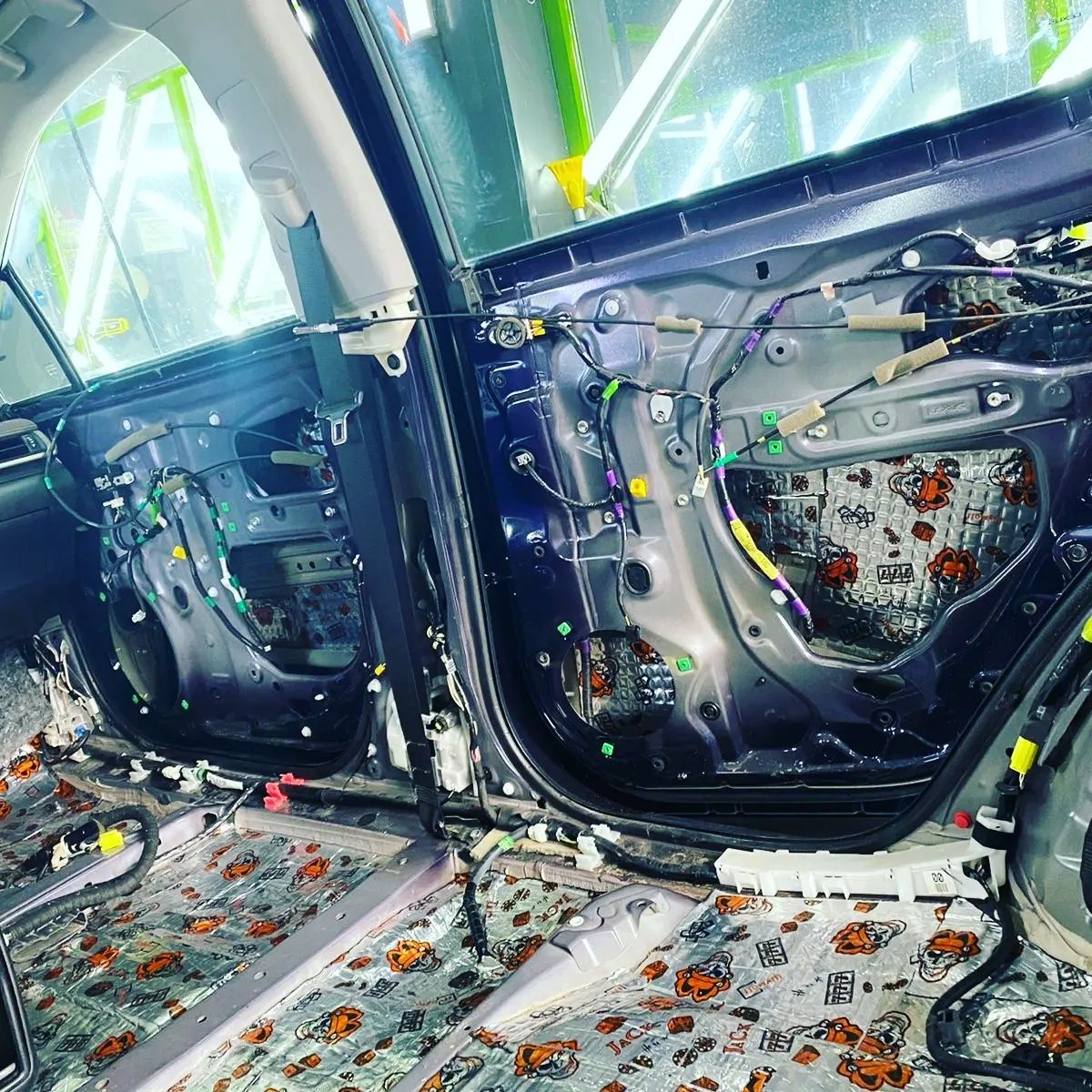 Бронепленка Тонировка на авто  Полировка кузова Шумоизоляция PDR