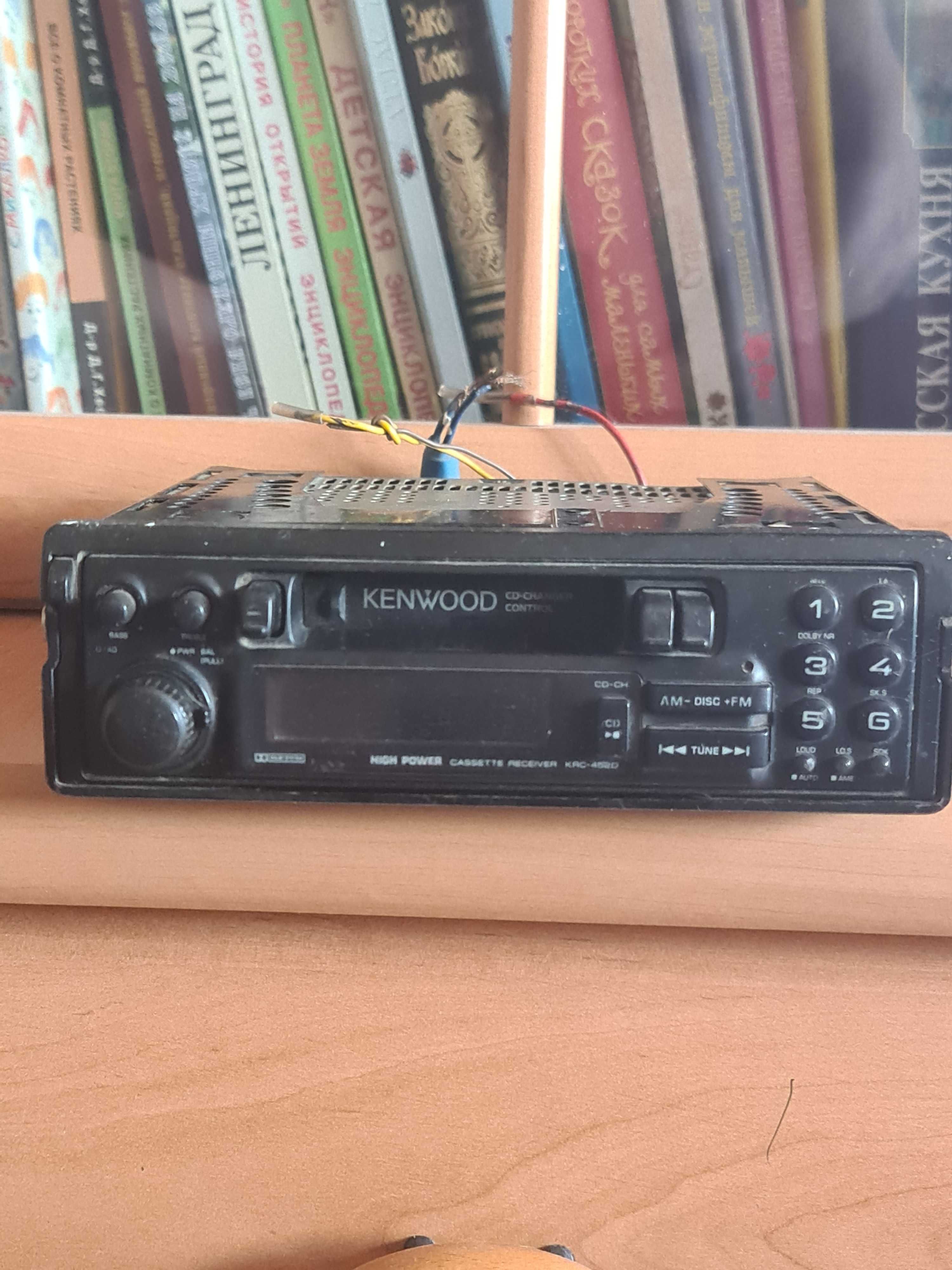 Автомагнитолы " KENWOOD KRC-452D " и " BETA "  рабочем состоянии .