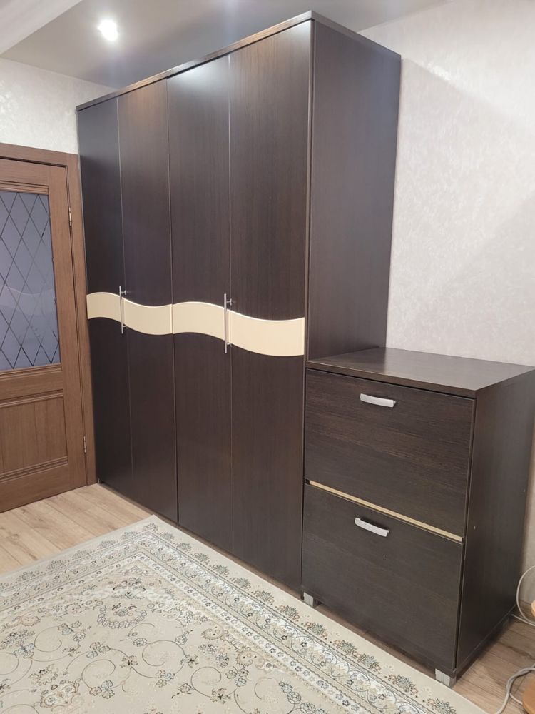 Продам спальный гарнитур