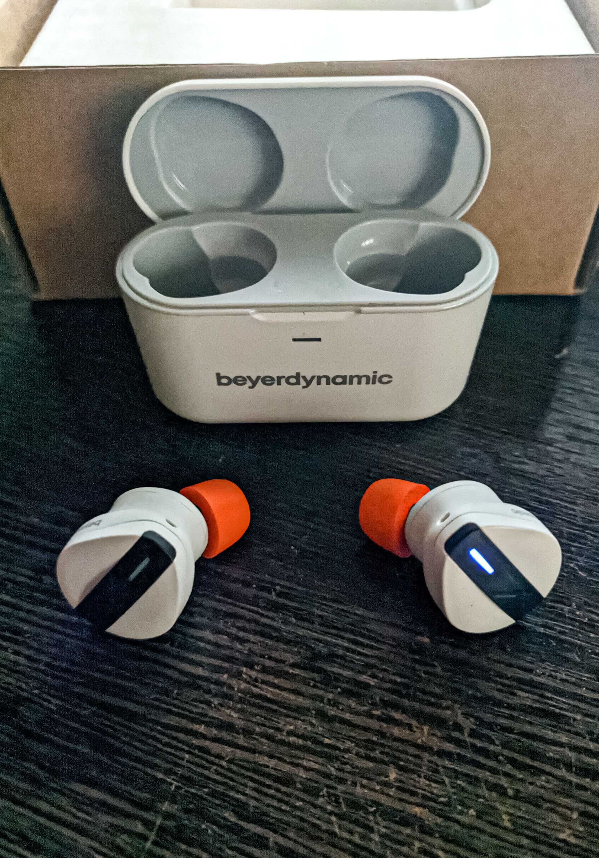 Срочно Топовые Наушники Beyerdynamic Free BYRD , Grey
