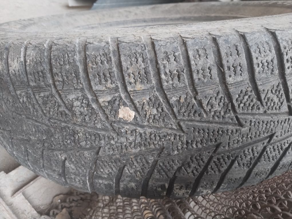 Б/У покрышка 225/75/R16 - 1шт. Диск с покрышкой 265/70/R15 - 1шт