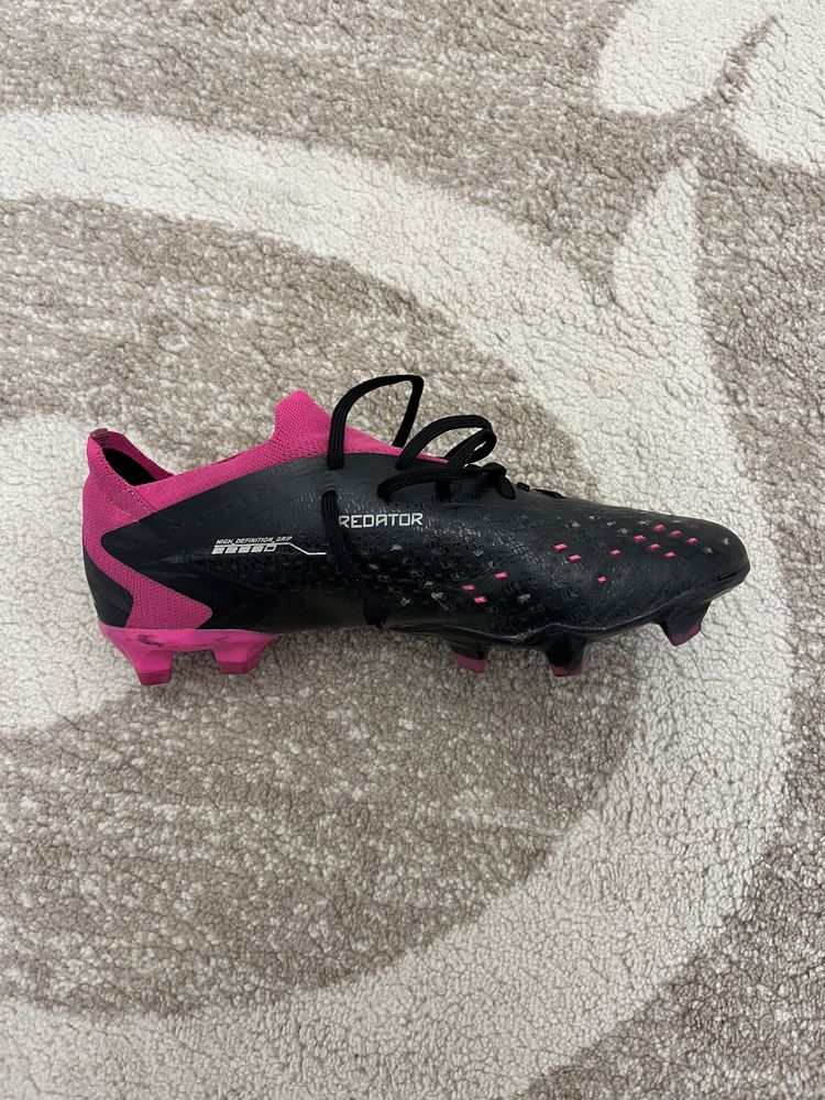 Срочно продаю бутсы Adidas Predator
