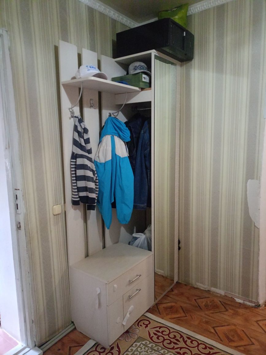 Продом прихожка вешалка