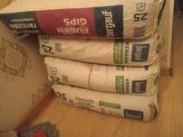 Продам кафельный клей от фирмы Бергауф.