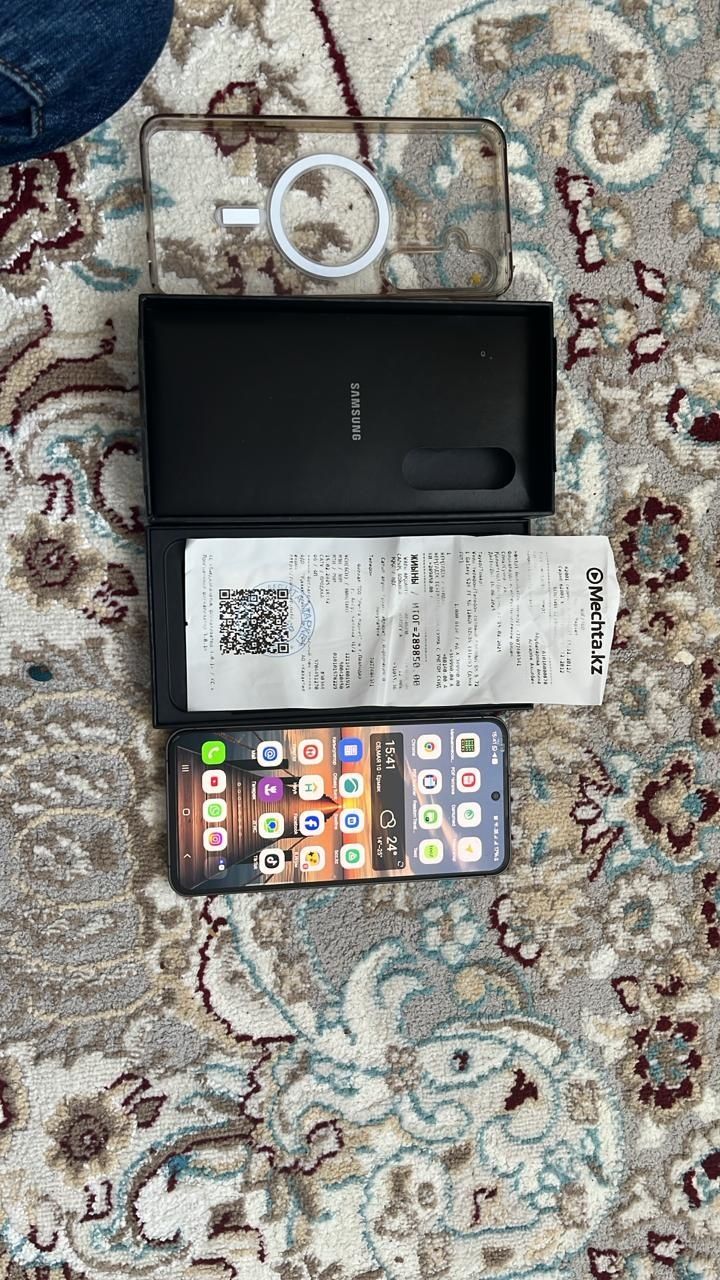 Продам Samsung S24 FE