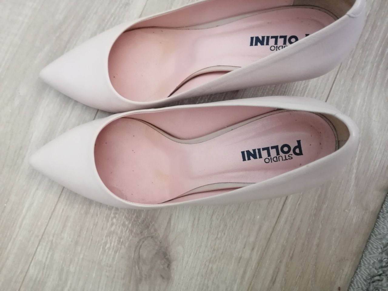 Туфли Pollini ( оригинал) нежно пудрового цвета