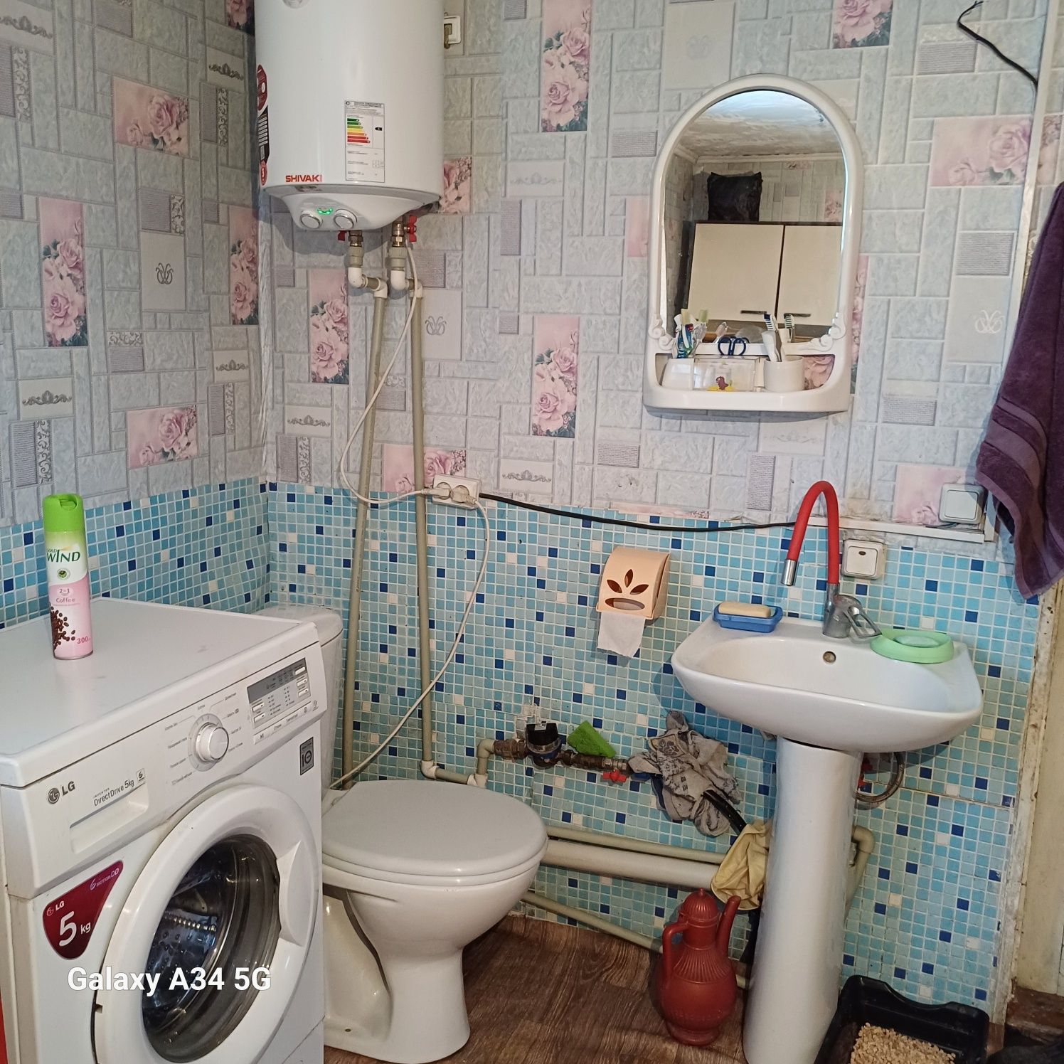 Продам дом 4-х комнатные кухня ,зал, детский, спальня, сарай, гараж