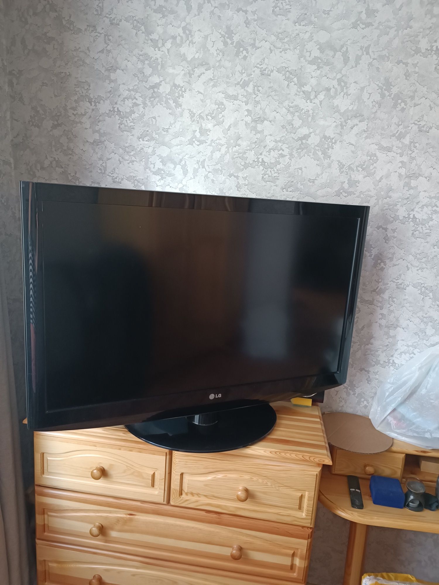 Продам телевизор LG