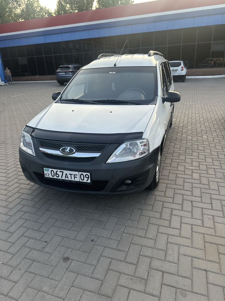 .Lada largus 2015 года *