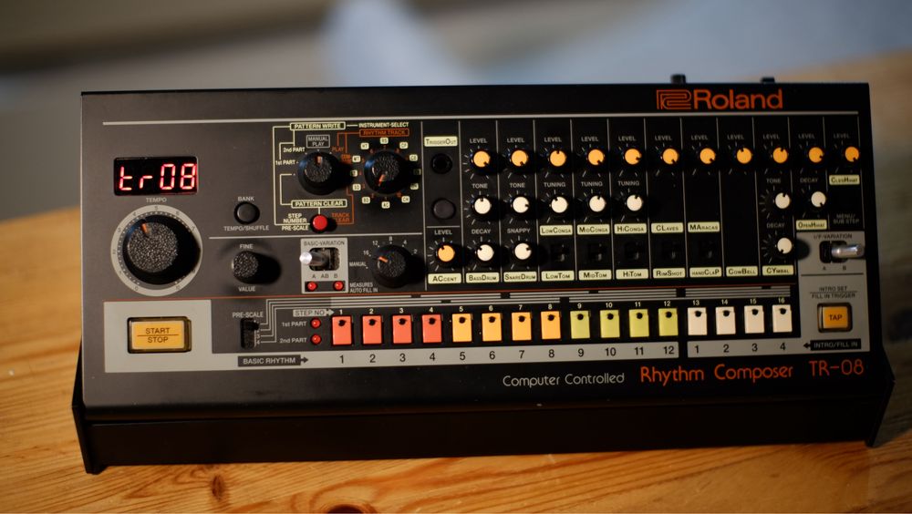 Продам драм-машину легенду Roland TR-08 Rhytm Composer