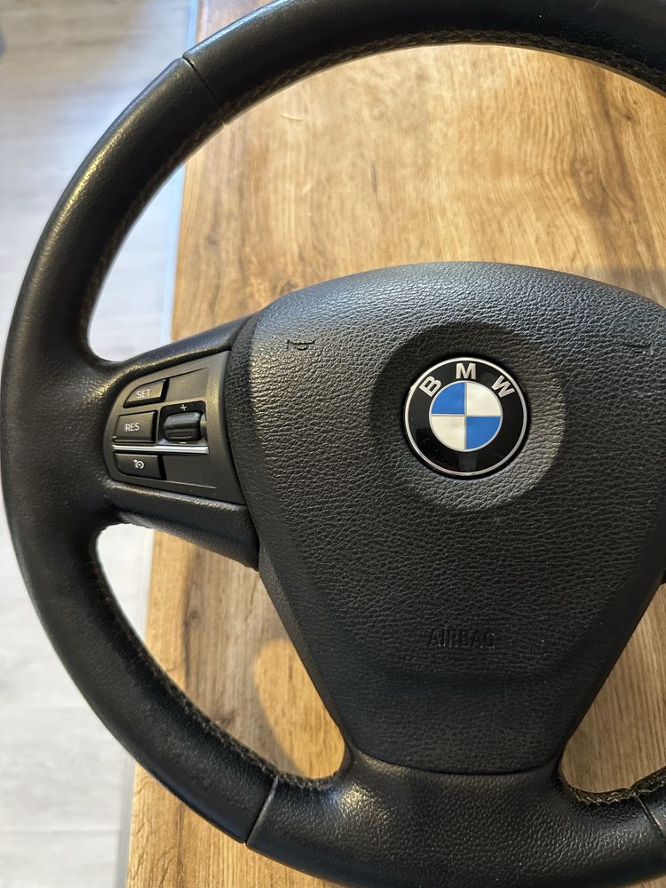 Продам руль на Бмв F10 F15 X5 бмв 3