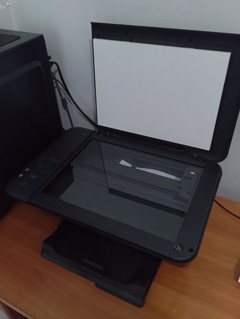 Продам принтер/сканер без картриджей