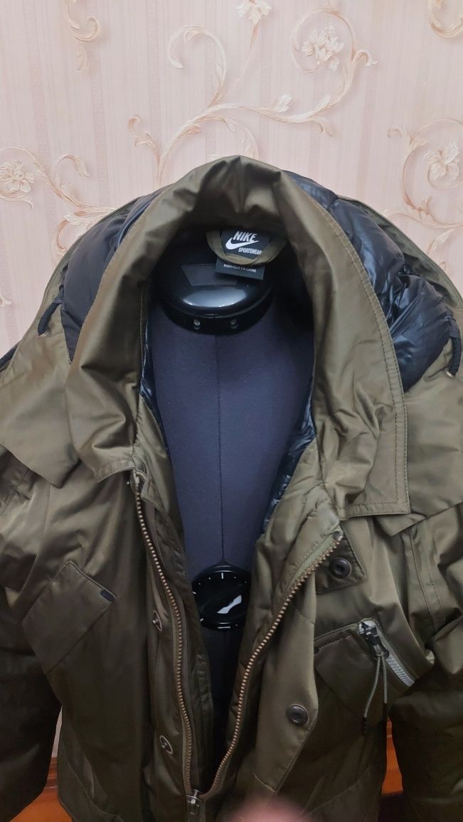 Пуховик фирмы Nike