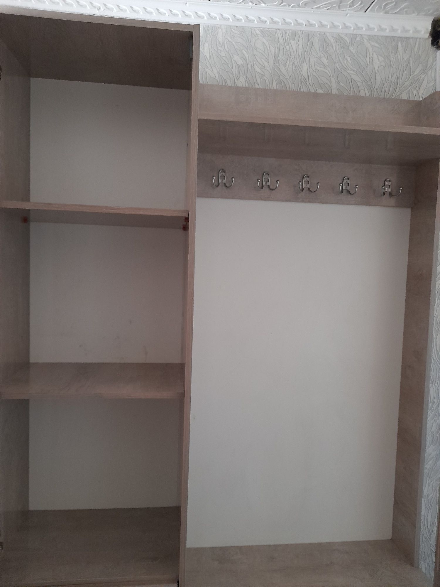 Продам прихожая сатылады