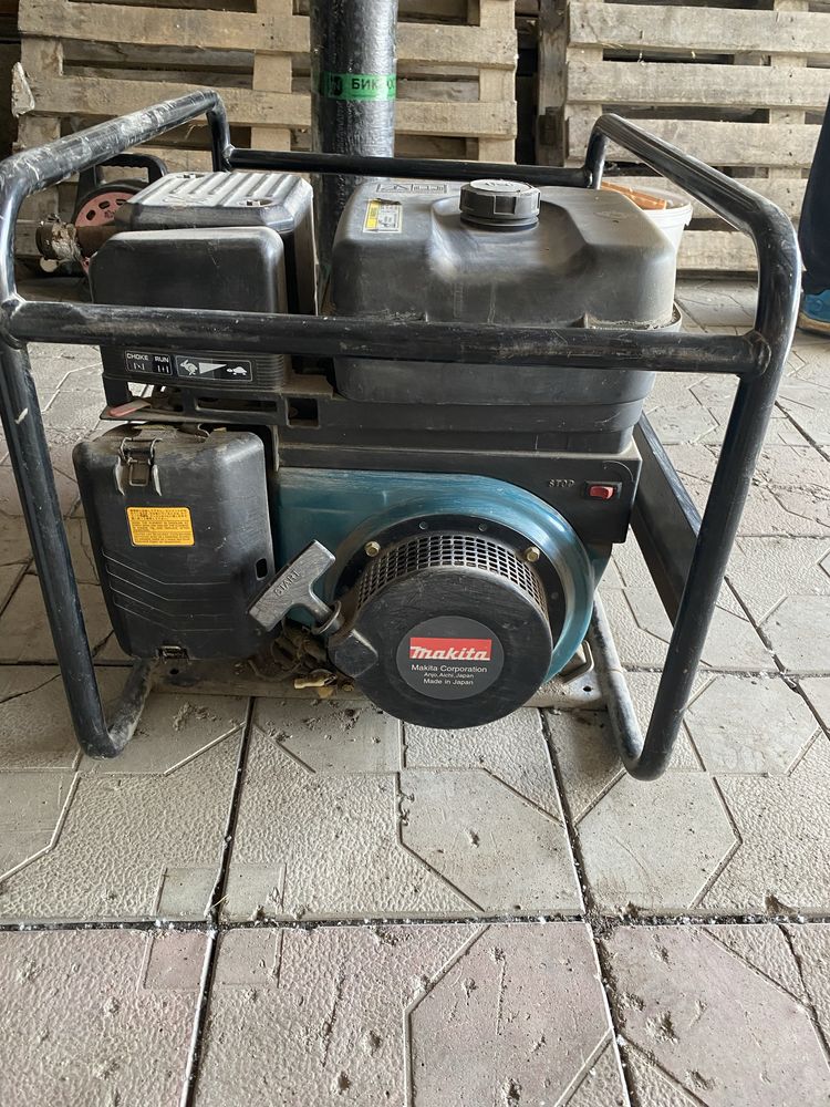 Бензиновый генератор Makita G5000