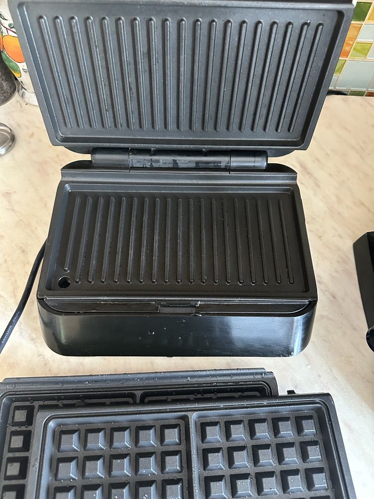 Электрогриль DeLonghi SW 12AC