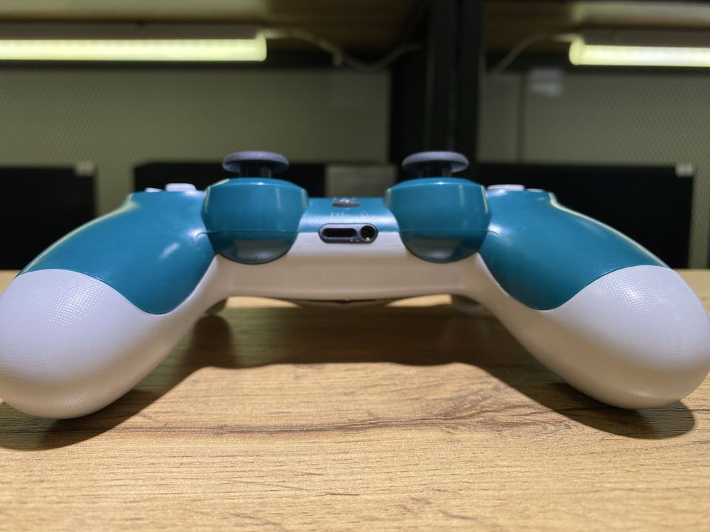 Геймпад для PS4, в хорошем состоянии, 777/А10