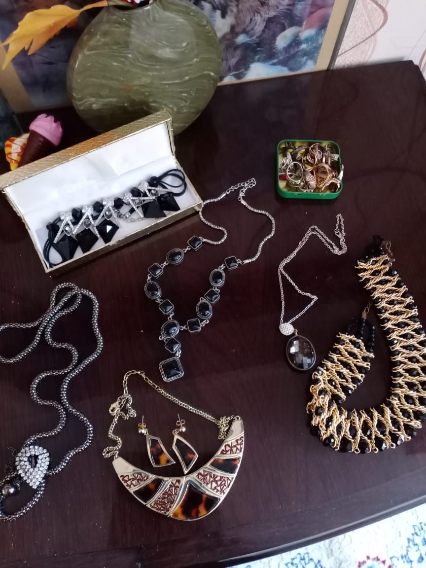 Продам серебро и бижутерии