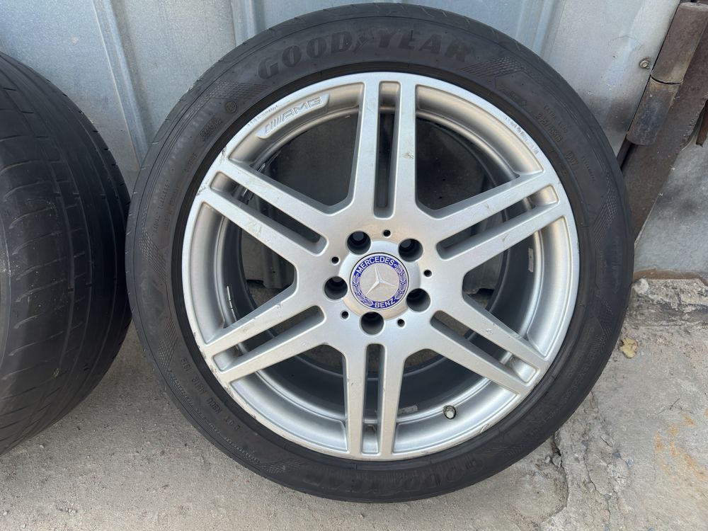 Продаются оригинальные диски с резиной на mercedes