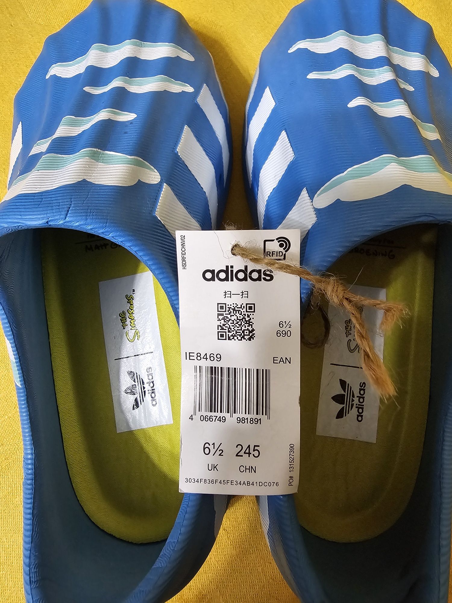 Adidas кроссовки Superstar Low Clouds из коллаборации c The Simpsons .