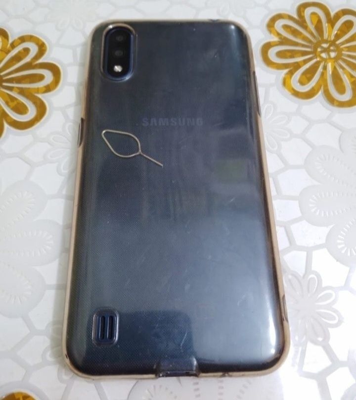 Продам смартфон galaxy A01 16gb