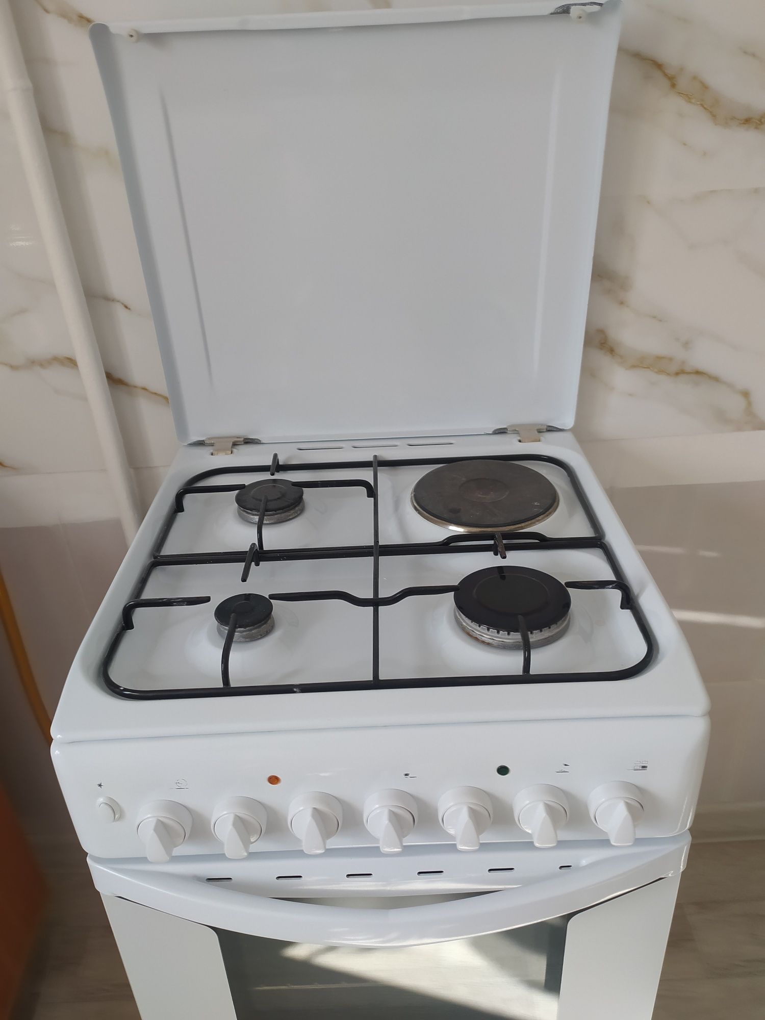 Продам газплиту.