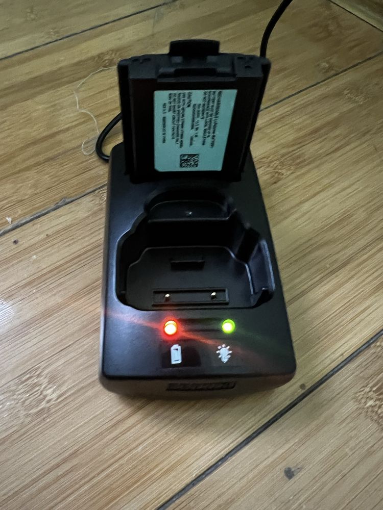 Зарядное устройство и батарея для Sepura STP8000/9000