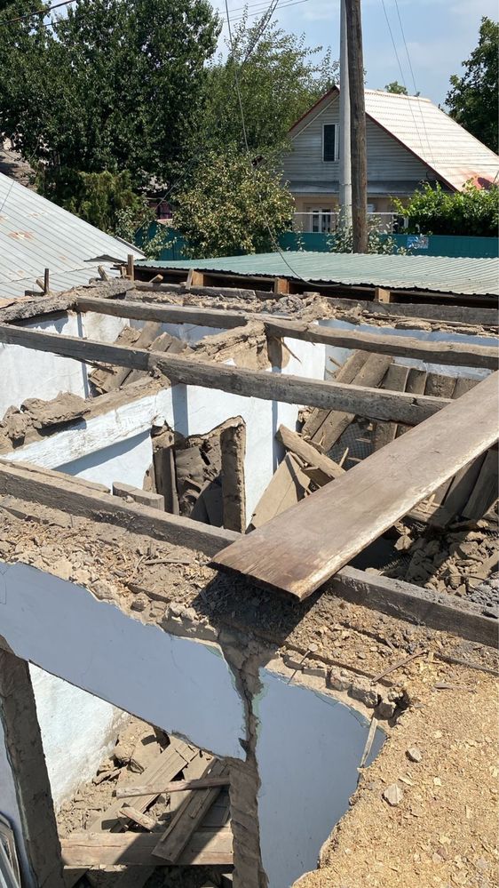 Отдам кирпичи даром под снос