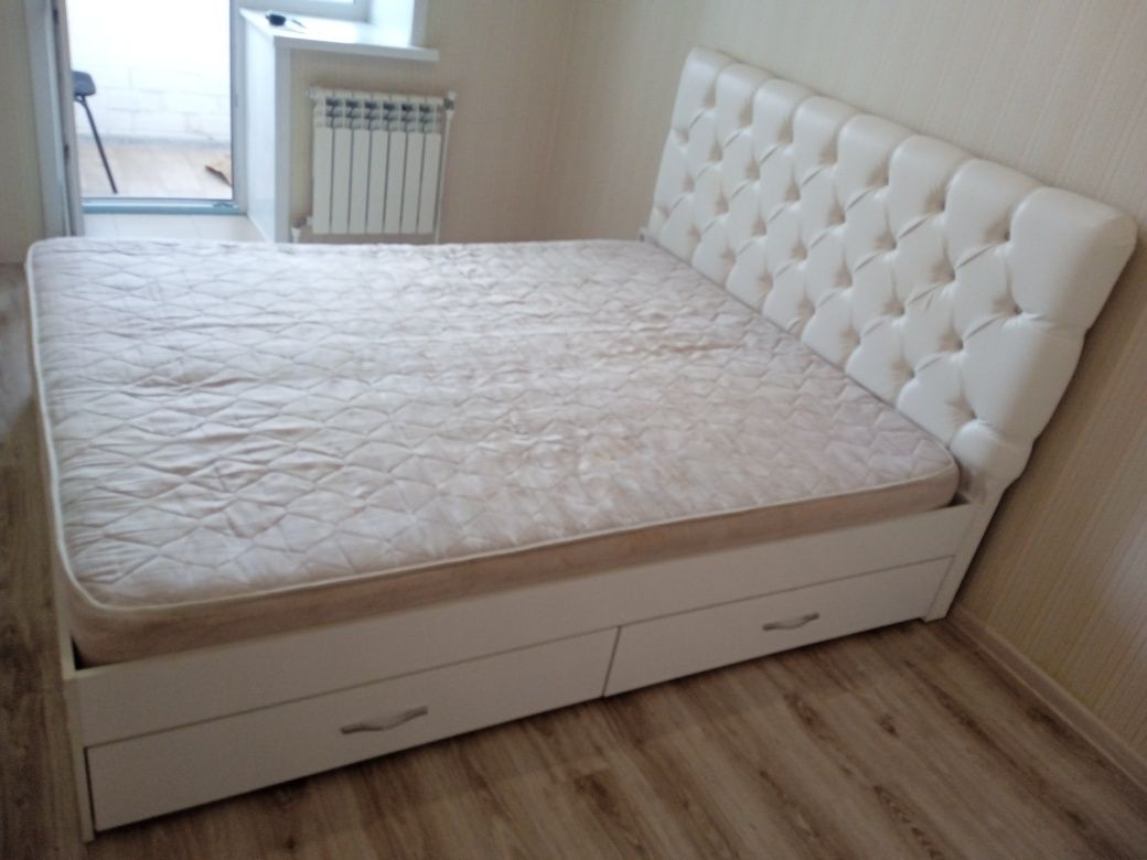 Продам кровать спальный в хорошем состоянии