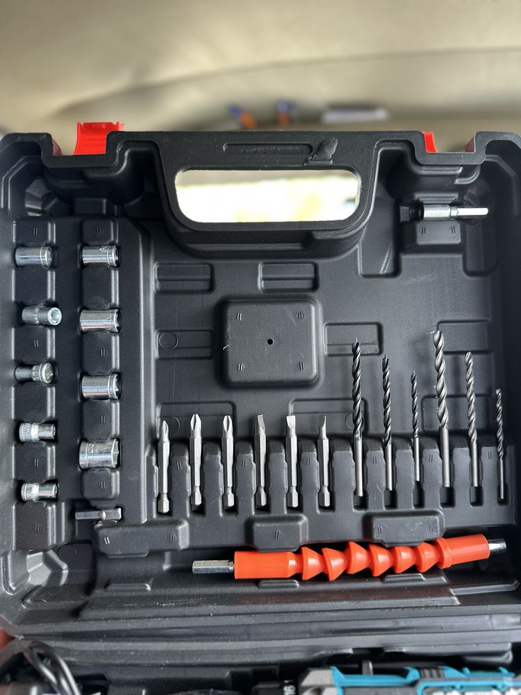 Шуруповерт Makita