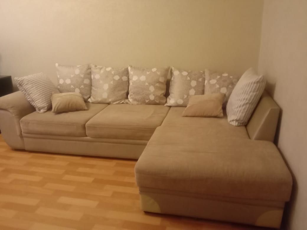 Продам мебель диван, люстру, стол и шкафы