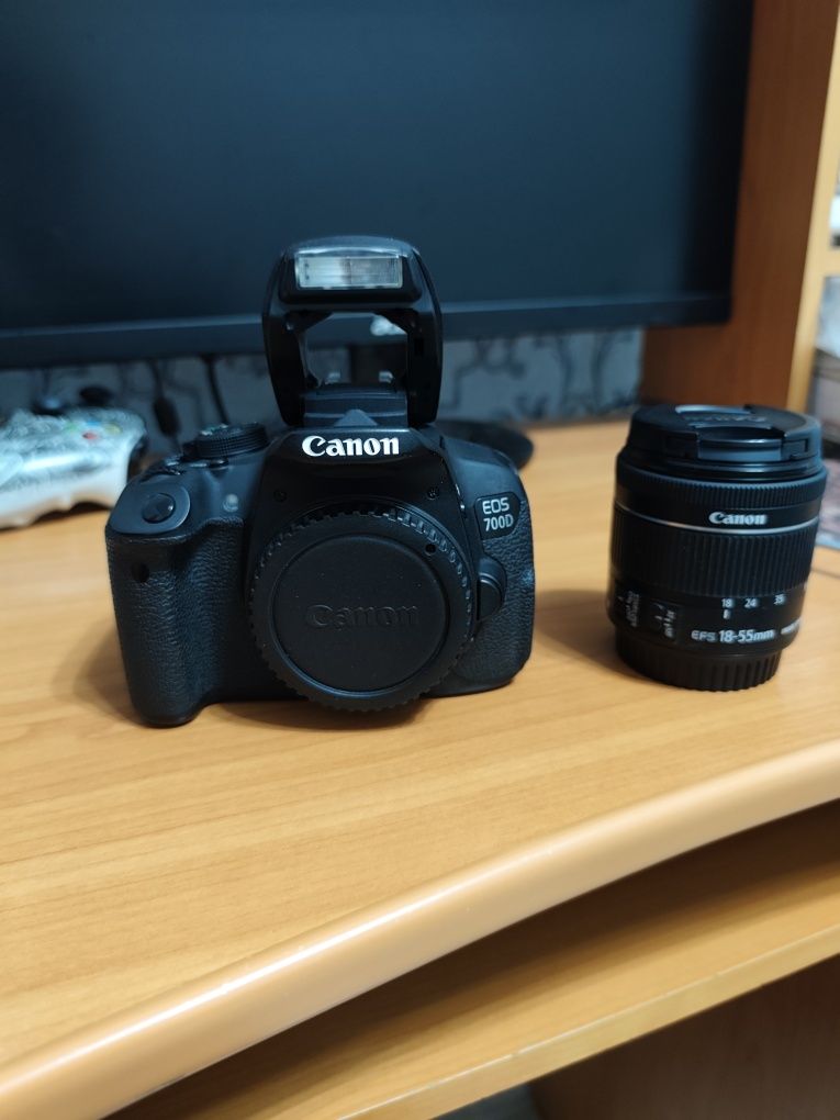 Фотоаппарат Canon EOS 700D