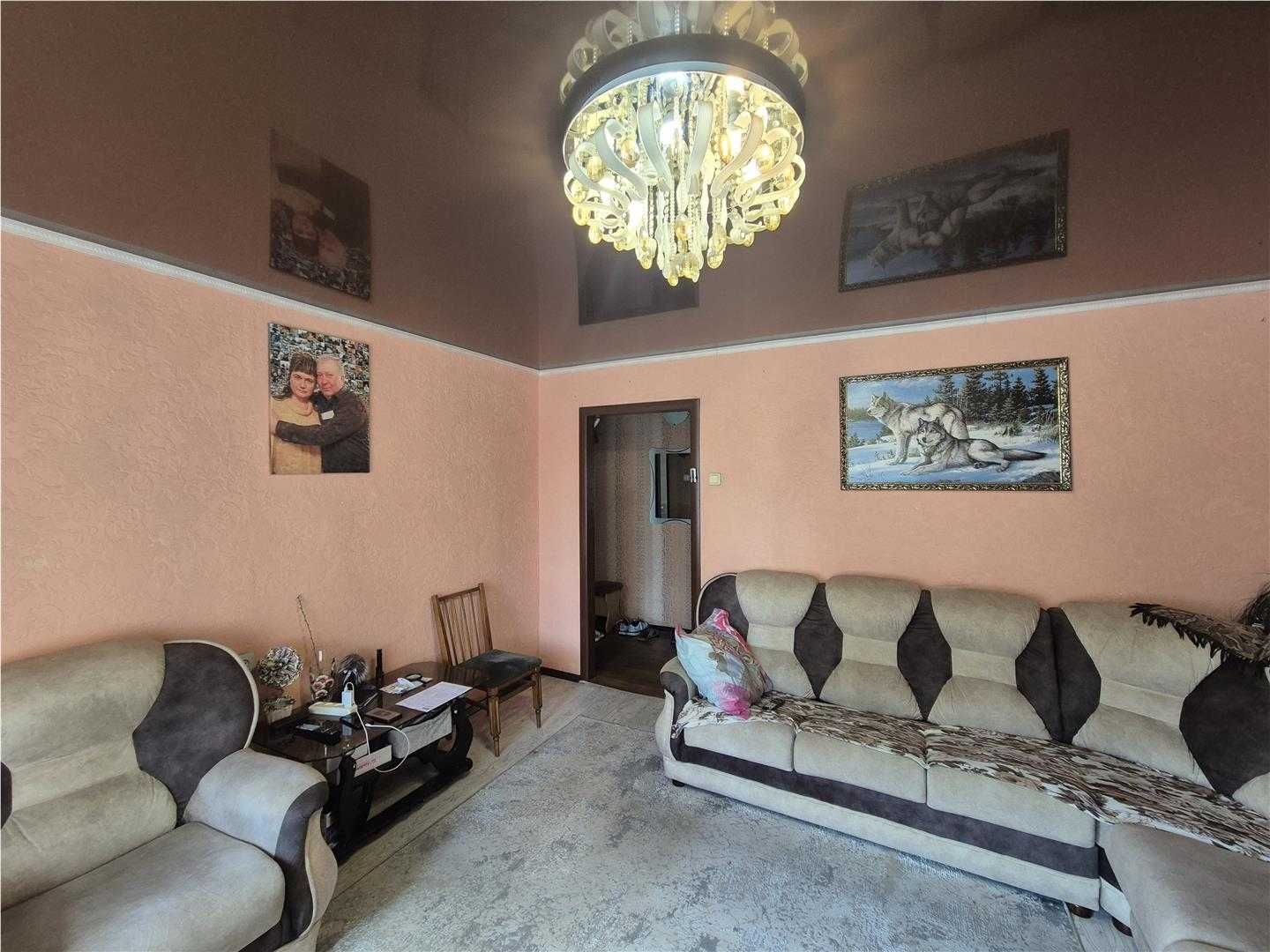 Продам 3-комн квартиру на 6 мкр