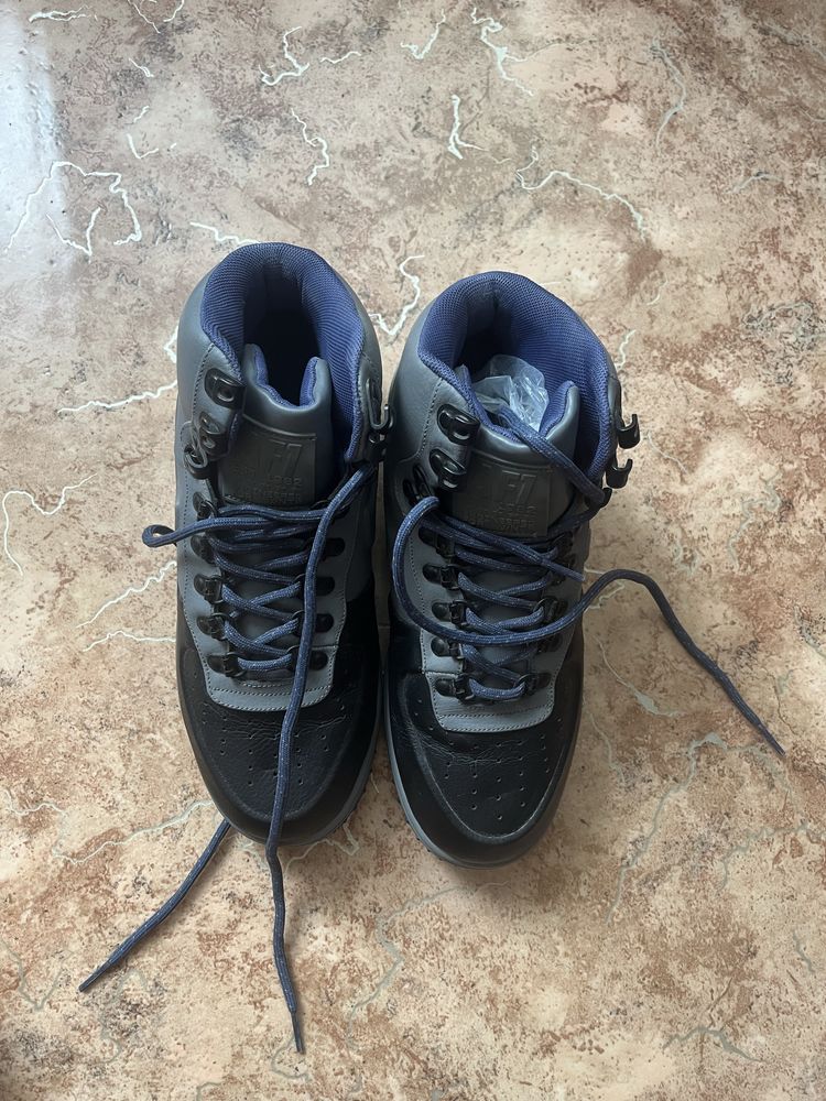Кроссовки демисезон Nike