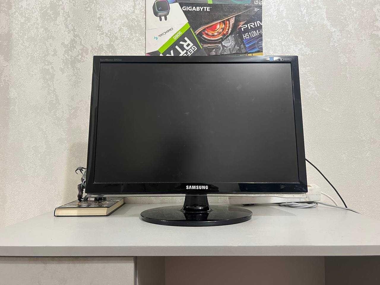 Монитор Samsung / 22 дюйма / DVI-D / VGA