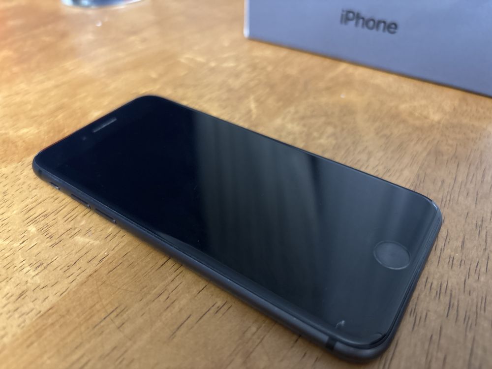 iPhone 8 Б/У на 64ГБ