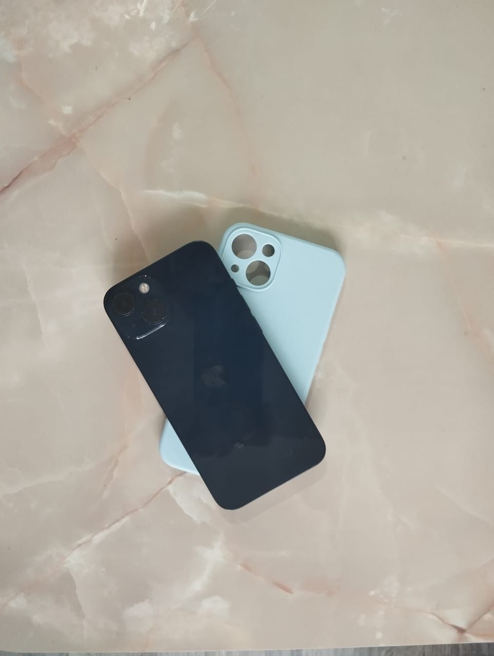 Продам IPhone 13