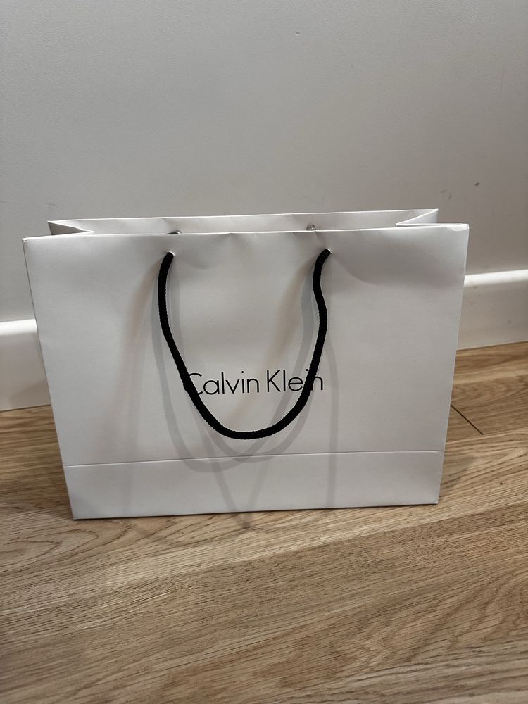 Бренд пакеты guess, tommy h, calvin k, anna kl