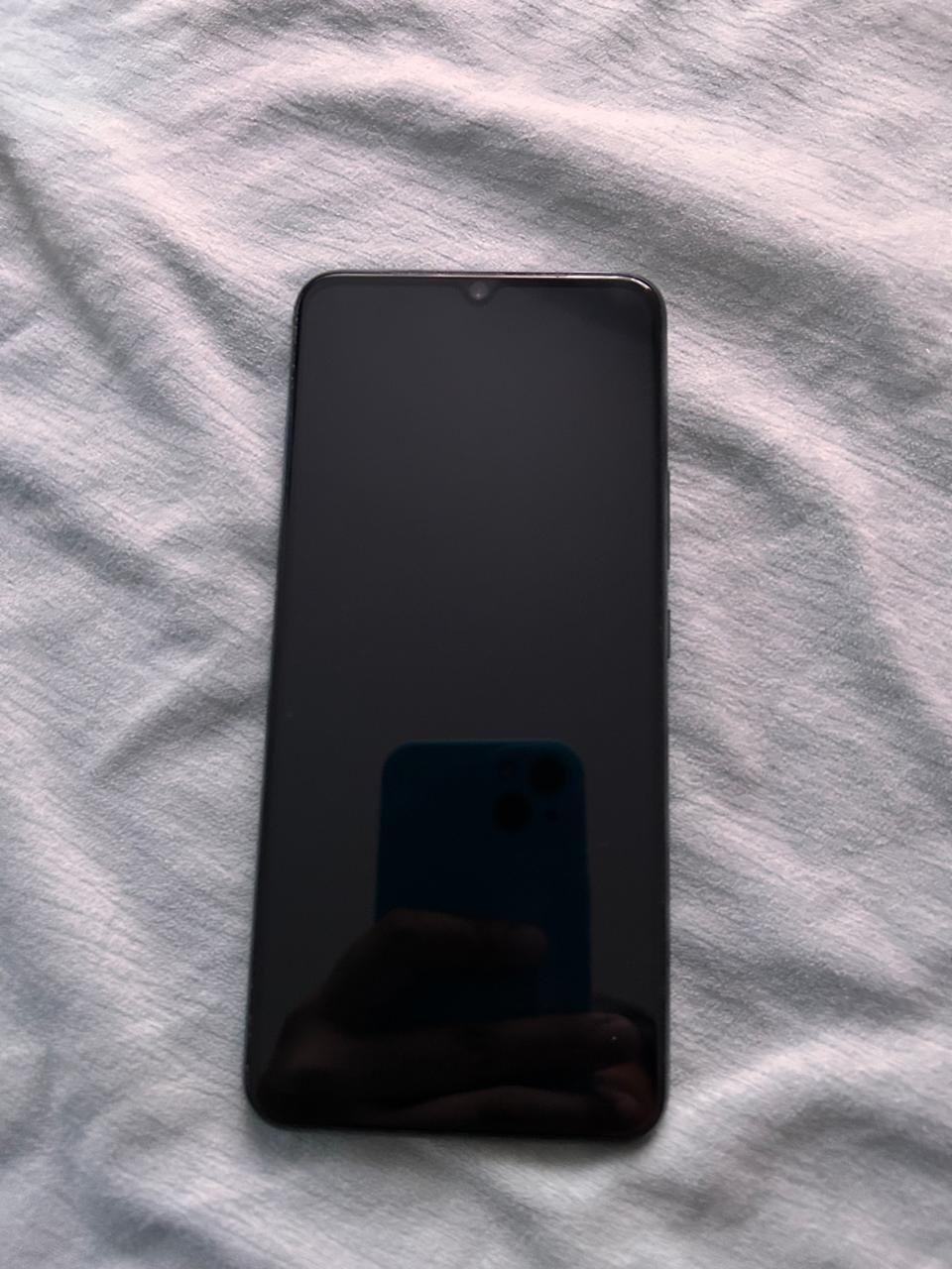 Срочно Продам телефон Vivo V21e