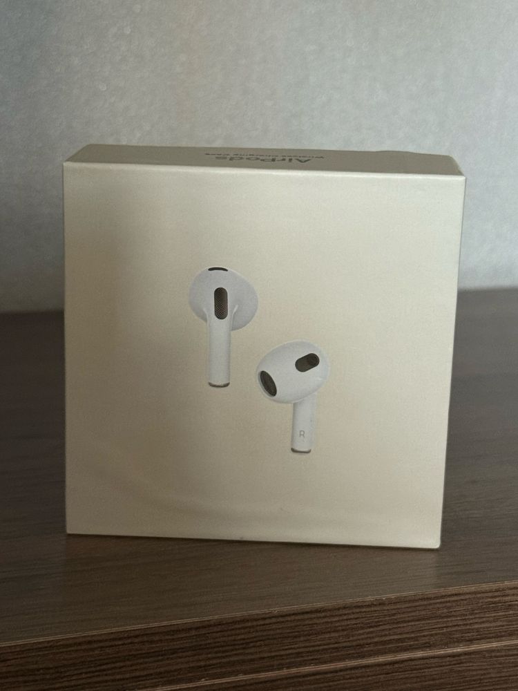 Продам airpods оригинальные новые