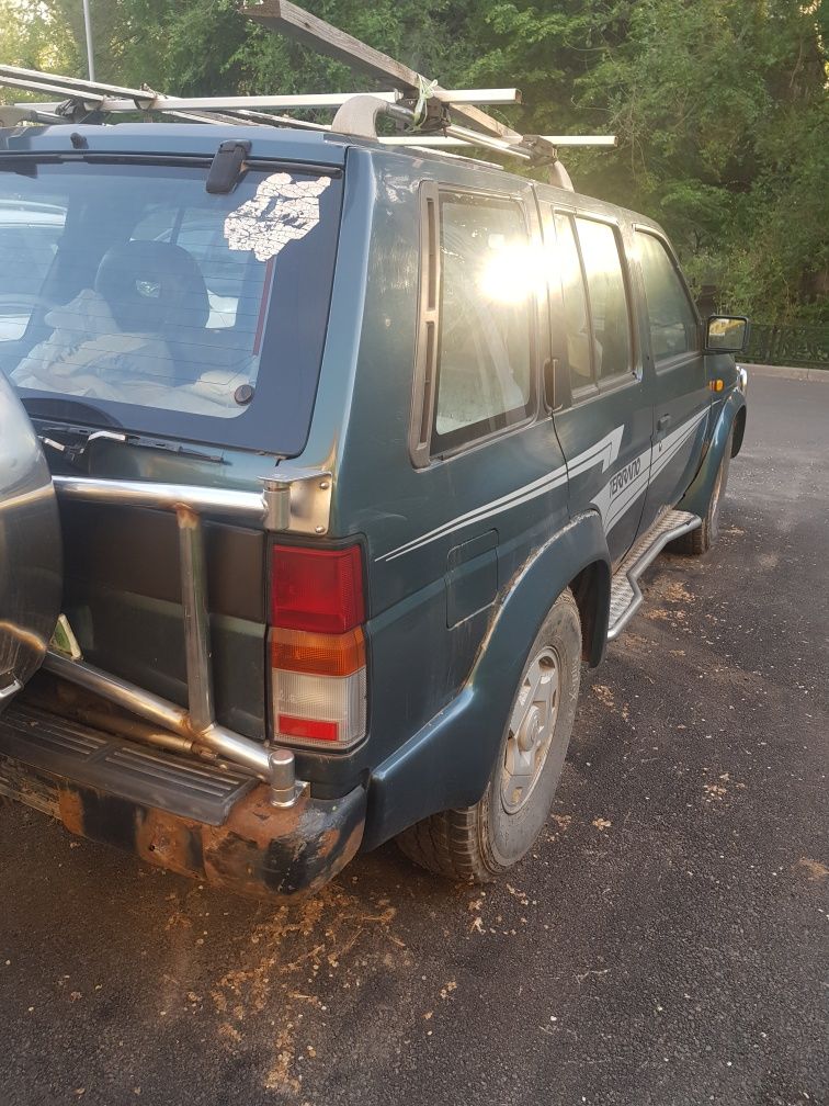 Внедорожник Nissan Terrano-1, 1995 г., 3-х литровый, бензин, механика
