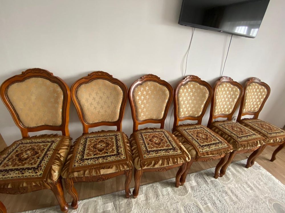 Стол с 6 стульями