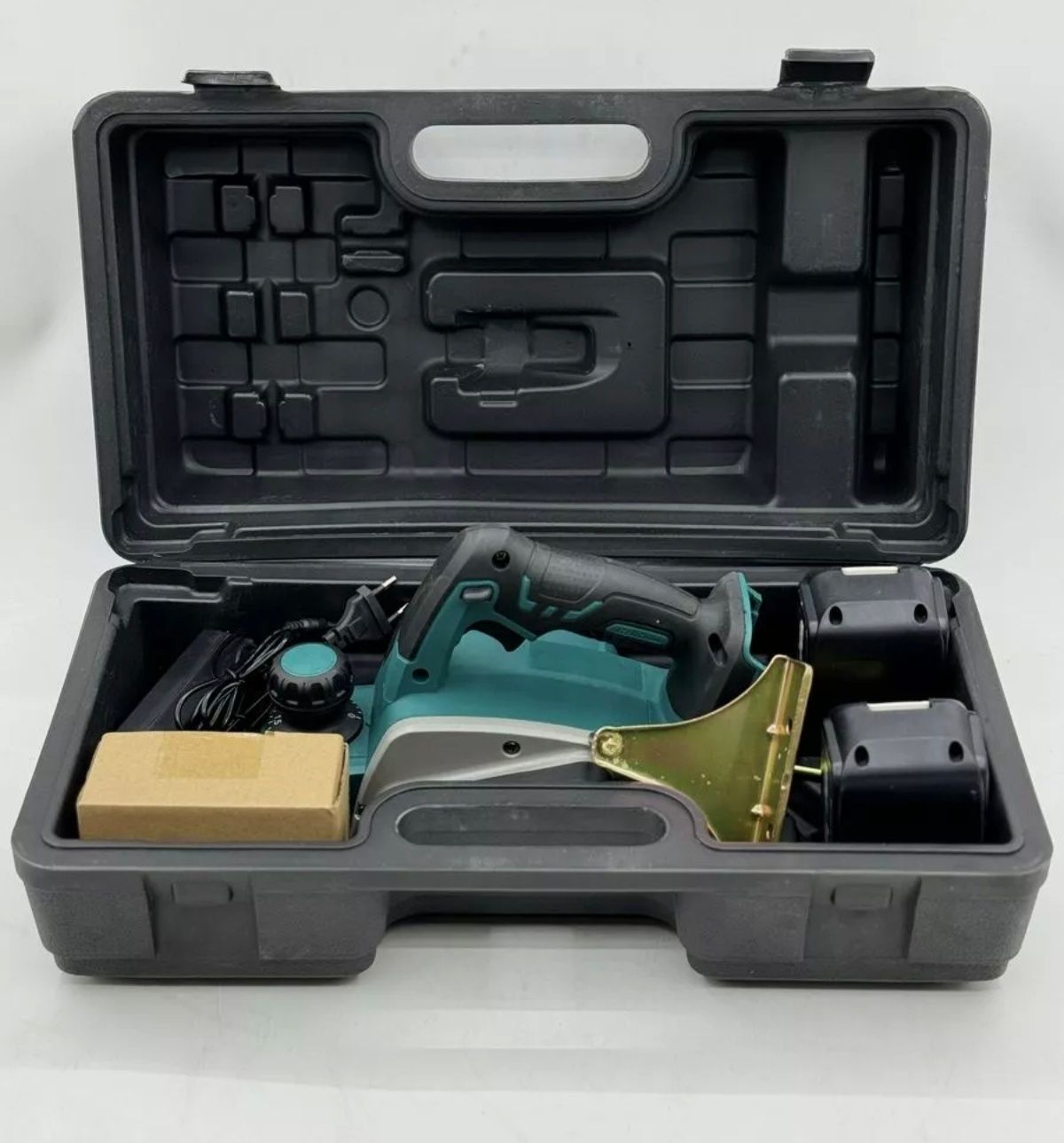 Акумуляторный Рубанок Makita безщёточный