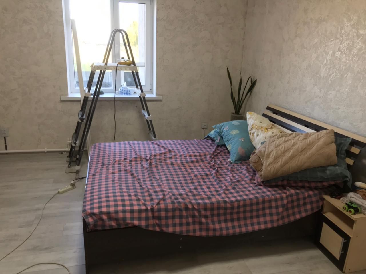 Сдоется по суточно дом. В доме есть всё. Туалет и душ в доме. Сумма 90