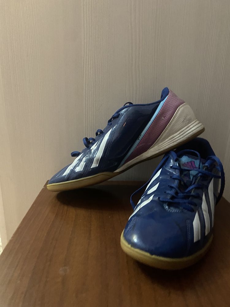 Adidas f10 обувь для зала