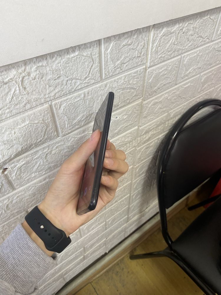 Продам Самсунг А 04е 64gb