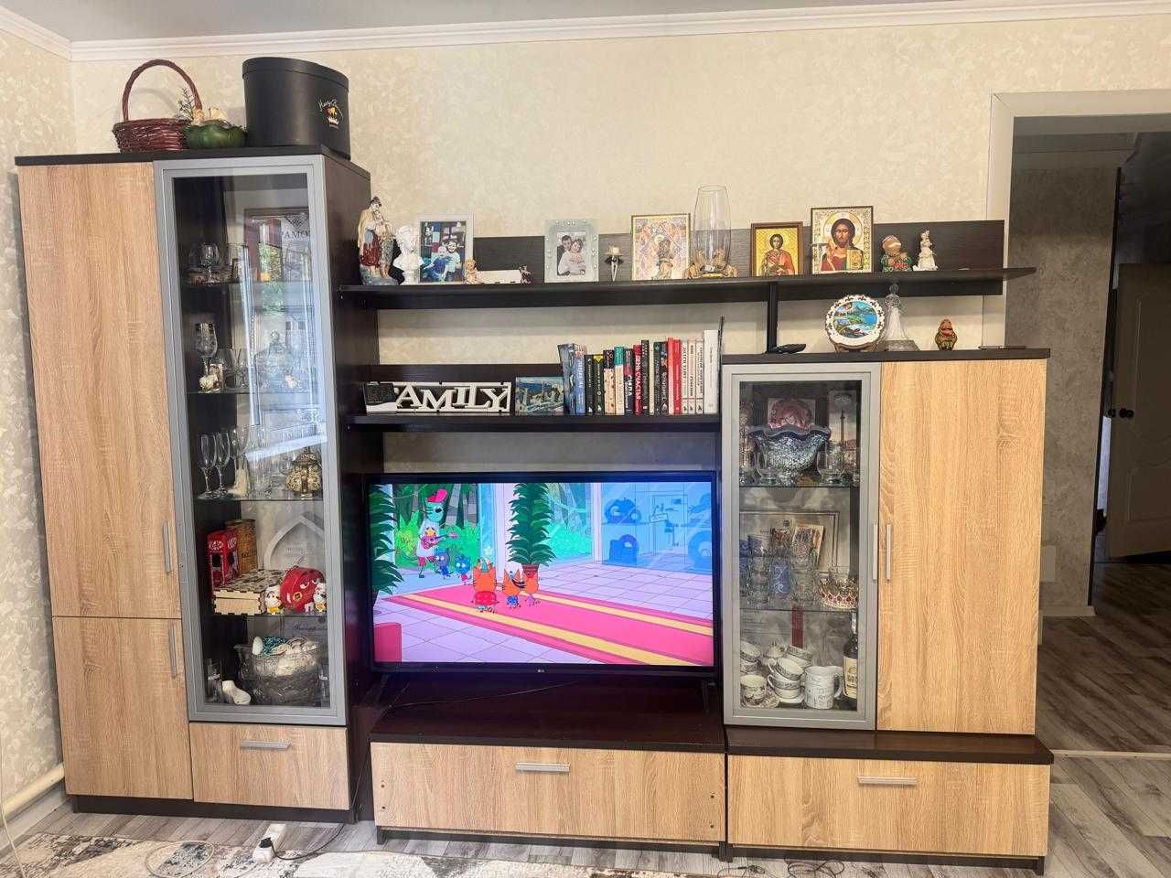 продам стенку в зал или гостинну