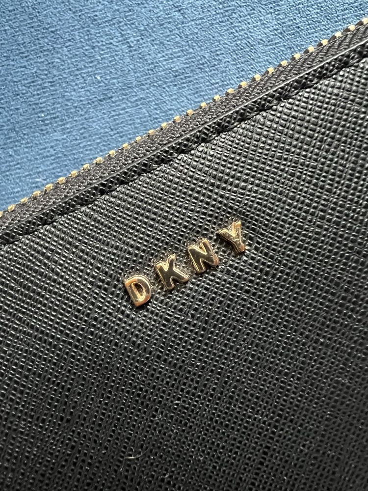 Продам портмоне DKNY б/у в хорошем состоянии