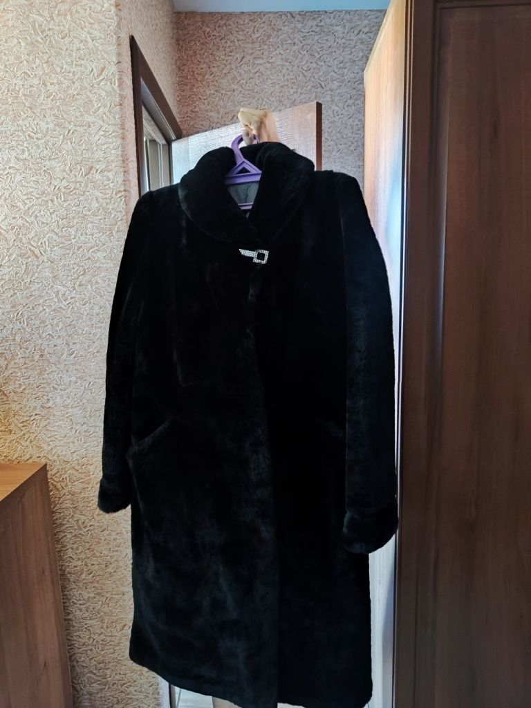 Продам натуральную шубу
