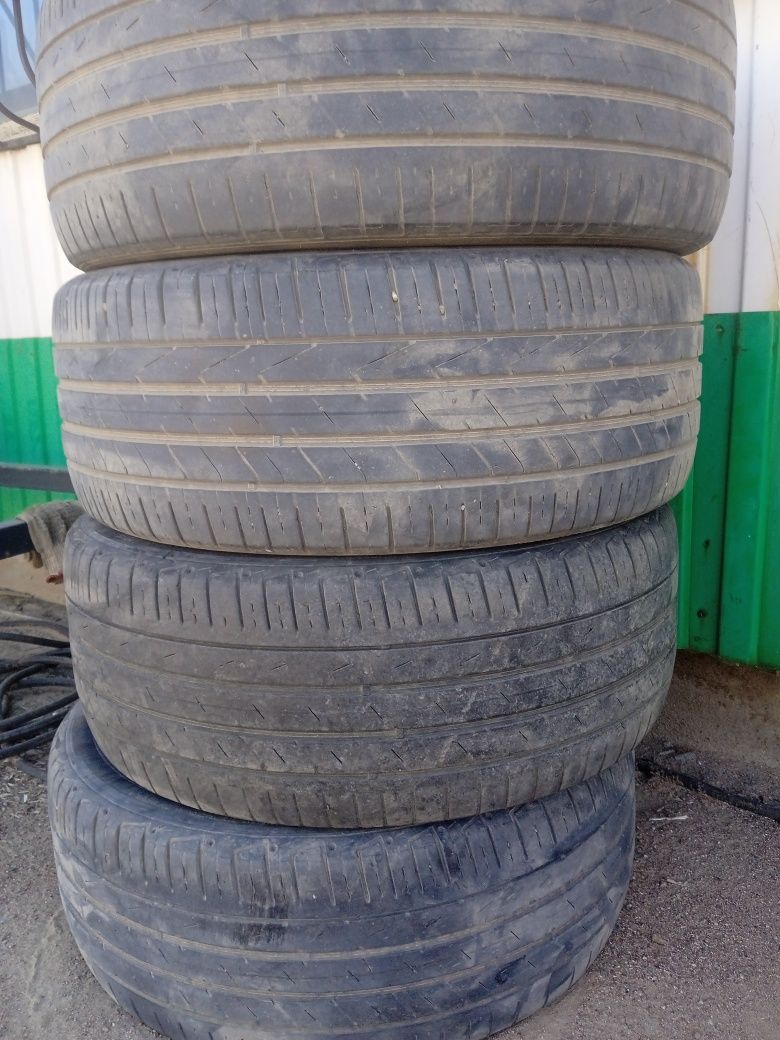 Продам шины на 19